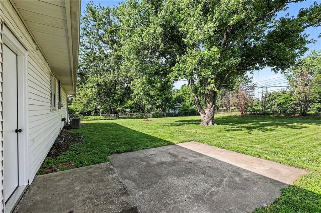 242 S Raum Street — photo 22