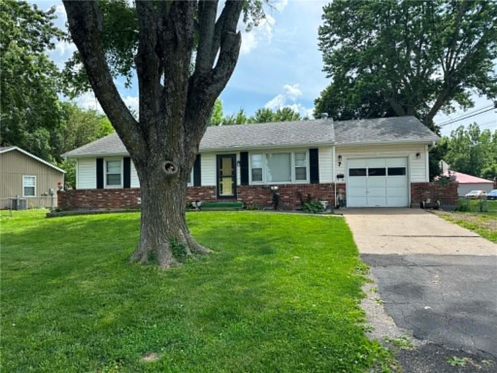 7 Ussery Drive, Lexington, MO