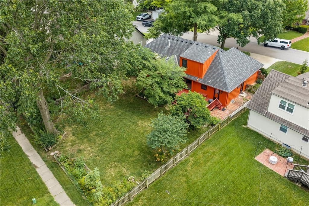 204 NW Cypress Street — photo 4