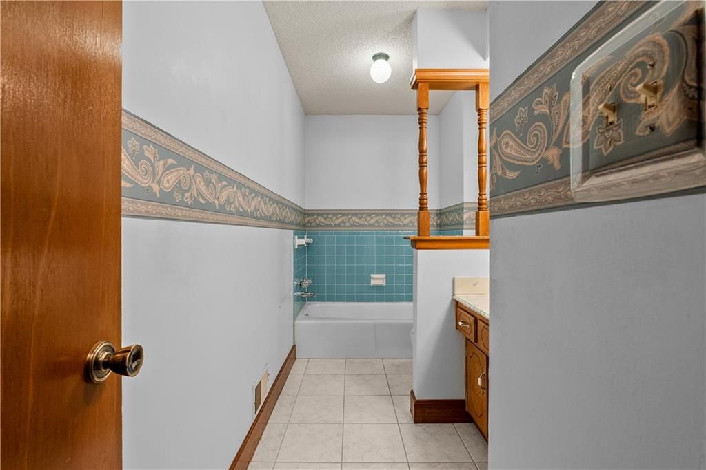 204 NW Cypress Street — photo 34