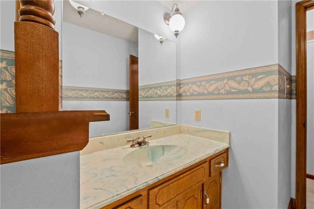 204 NW Cypress Street — photo 35