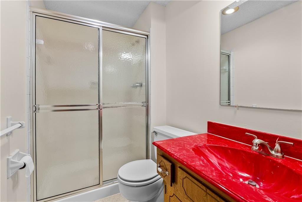 204 NW Cypress Street — photo 38