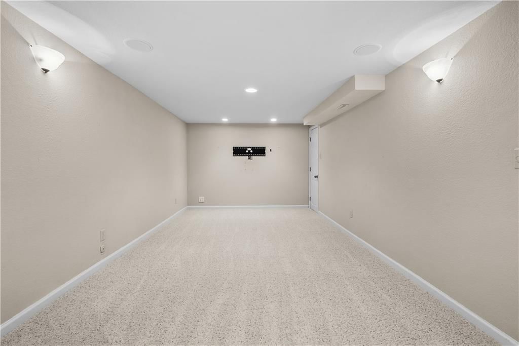 204 NW Cypress Street — photo 42