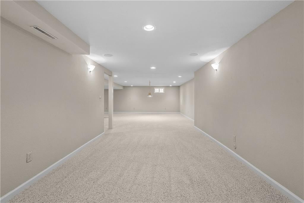 204 NW Cypress Street — photo 43