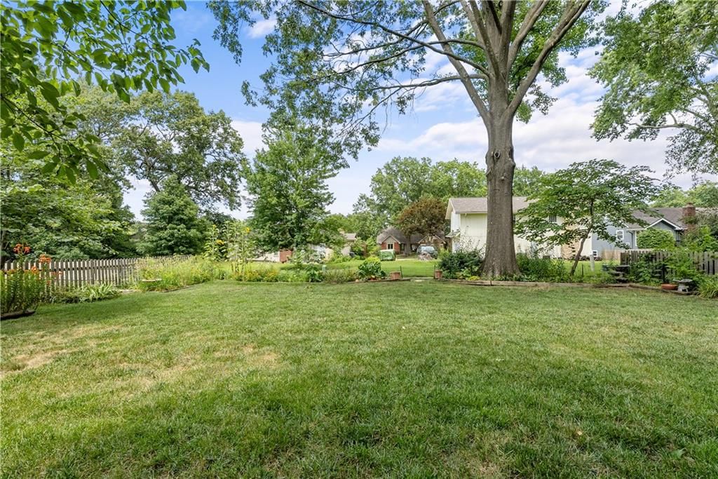 204 NW Cypress Street — photo 51