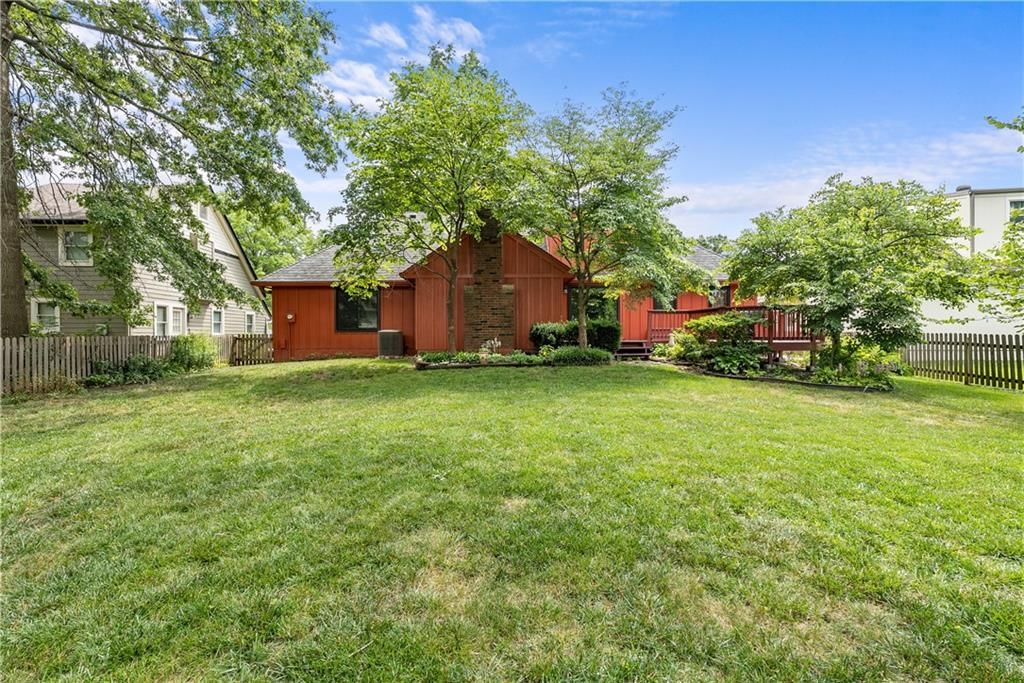 204 NW Cypress Street — photo 52