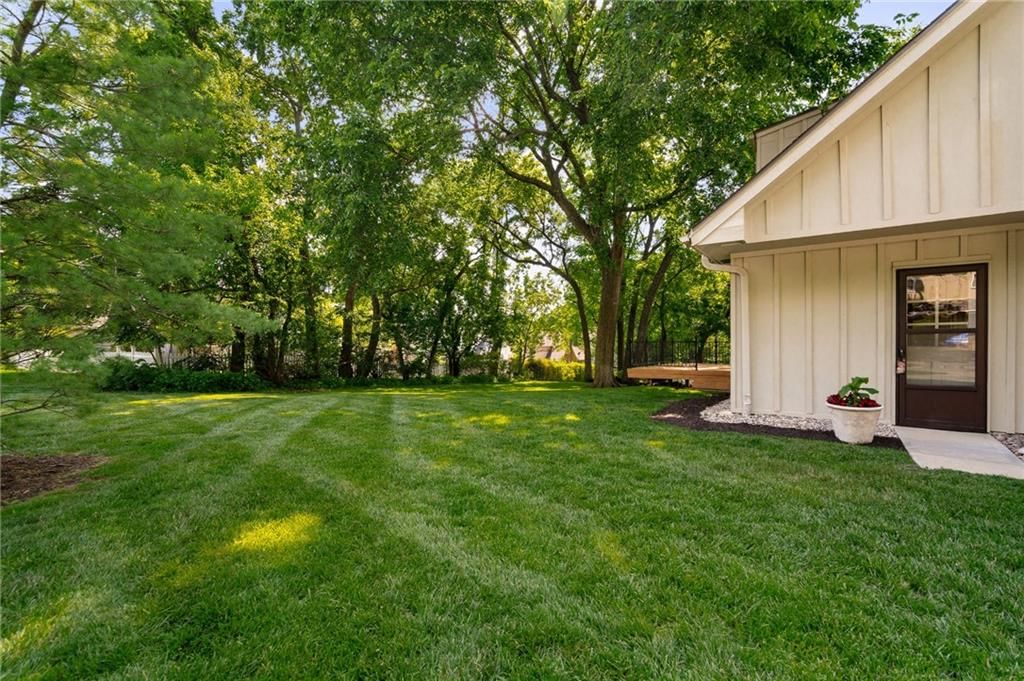 11701 W 101st Street — photo 33