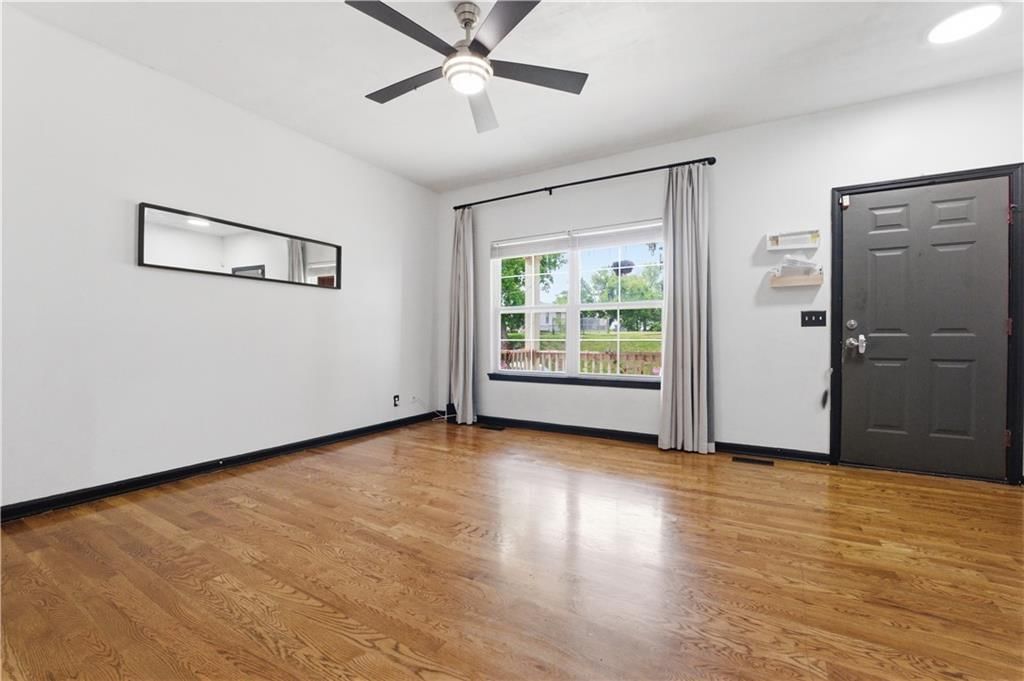 1319 Barnett Avenue — photo 3