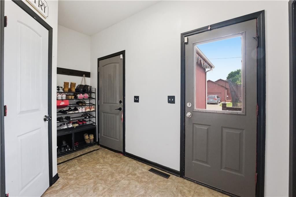 1319 Barnett Avenue — photo 13