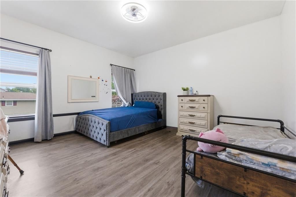 1319 Barnett Avenue — photo 16