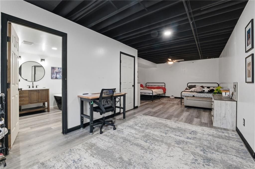 1319 Barnett Avenue — photo 25