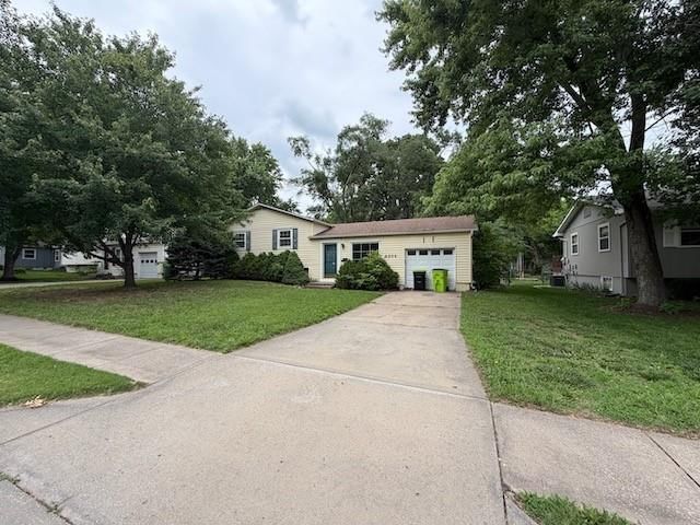 9204 W 99th Terrace — photo 2