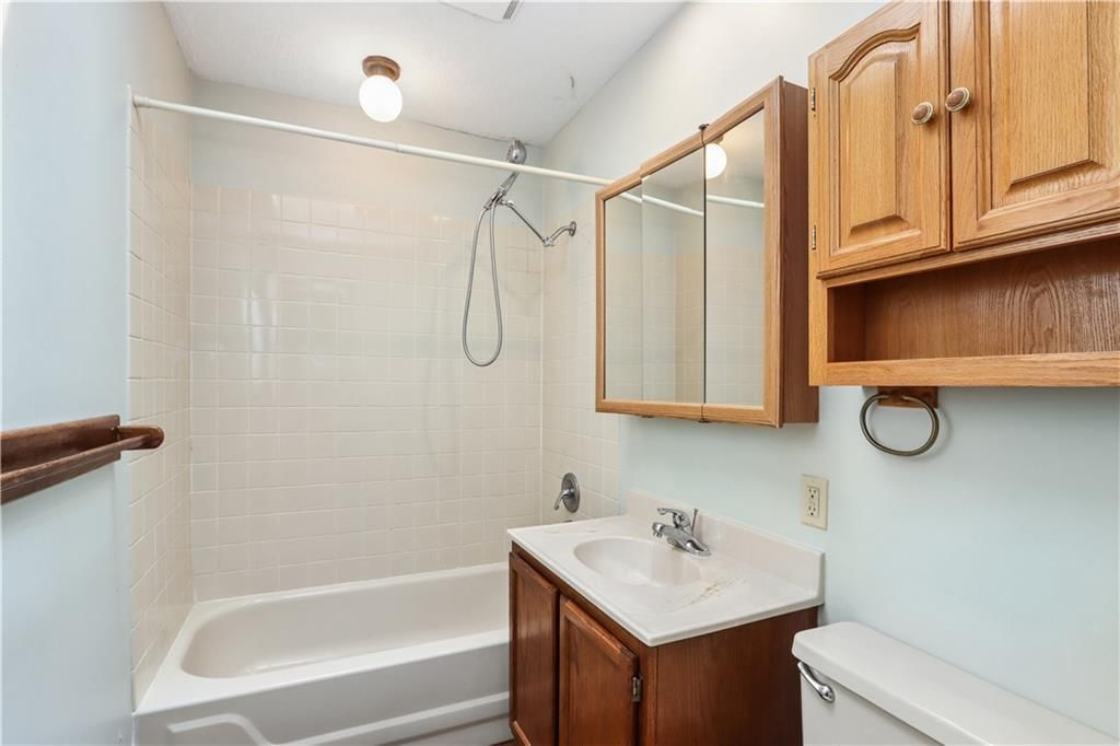 607 NE 67th Place — photo 8