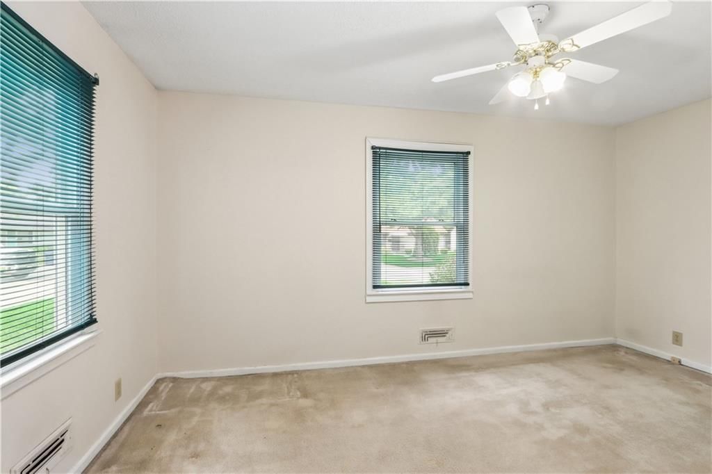607 NE 67th Place — photo 9