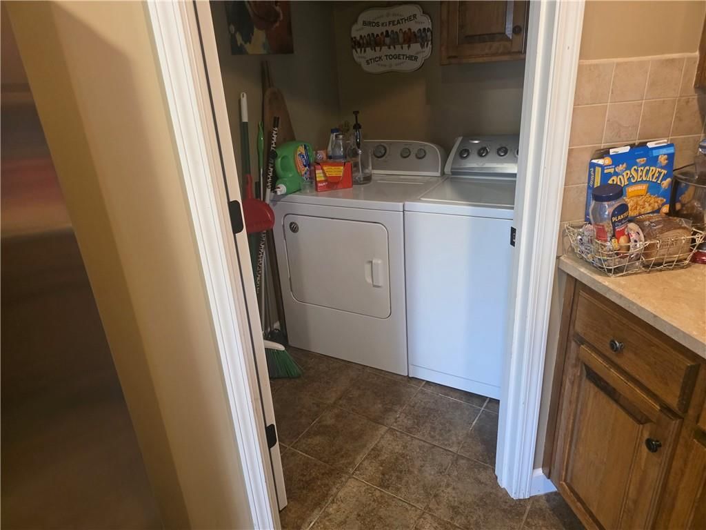614 S Connor Street S — photo 26
