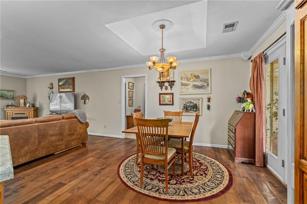 303 W Maple Street — photo 10