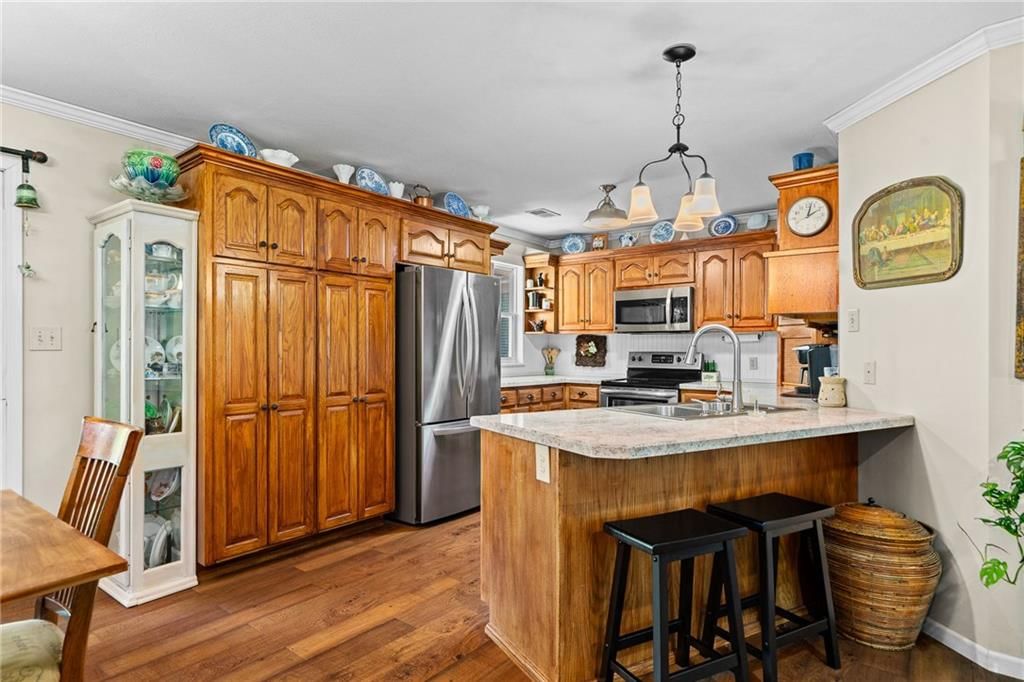 303 W Maple Street — photo 11