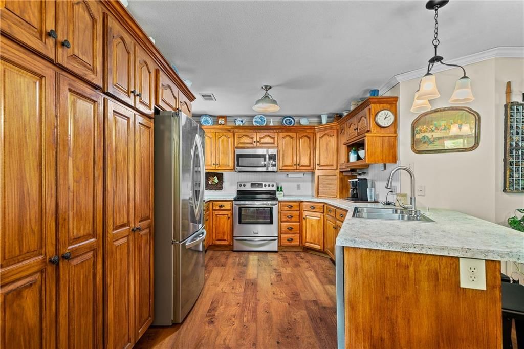 303 W Maple Street — photo 12