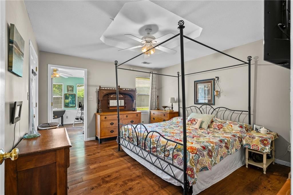 303 W Maple Street — photo 15