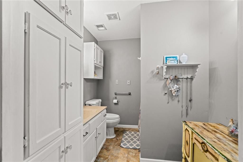 303 W Maple Street — photo 18