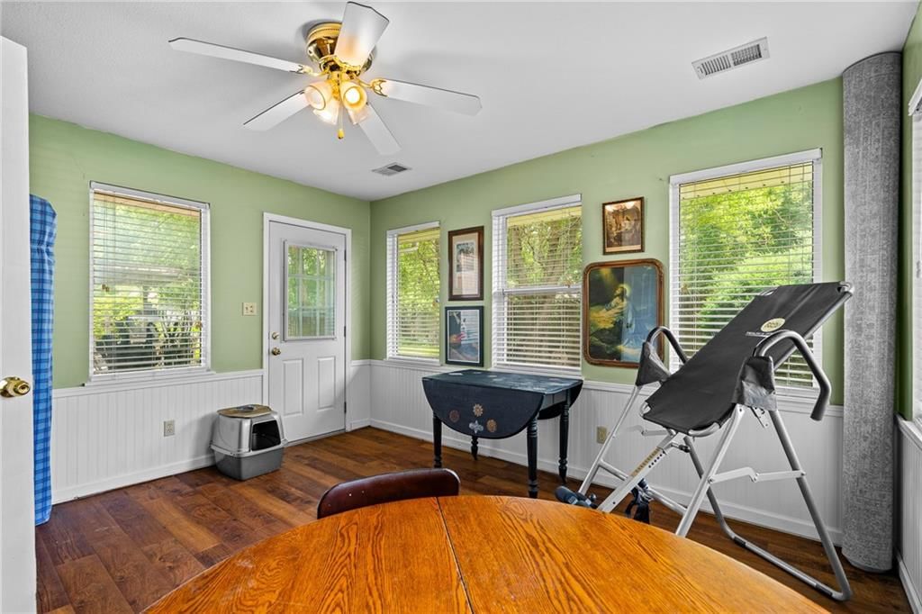 303 W Maple Street — photo 20