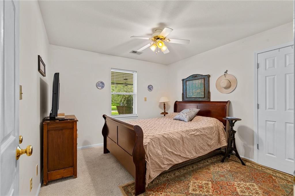 303 W Maple Street — photo 24
