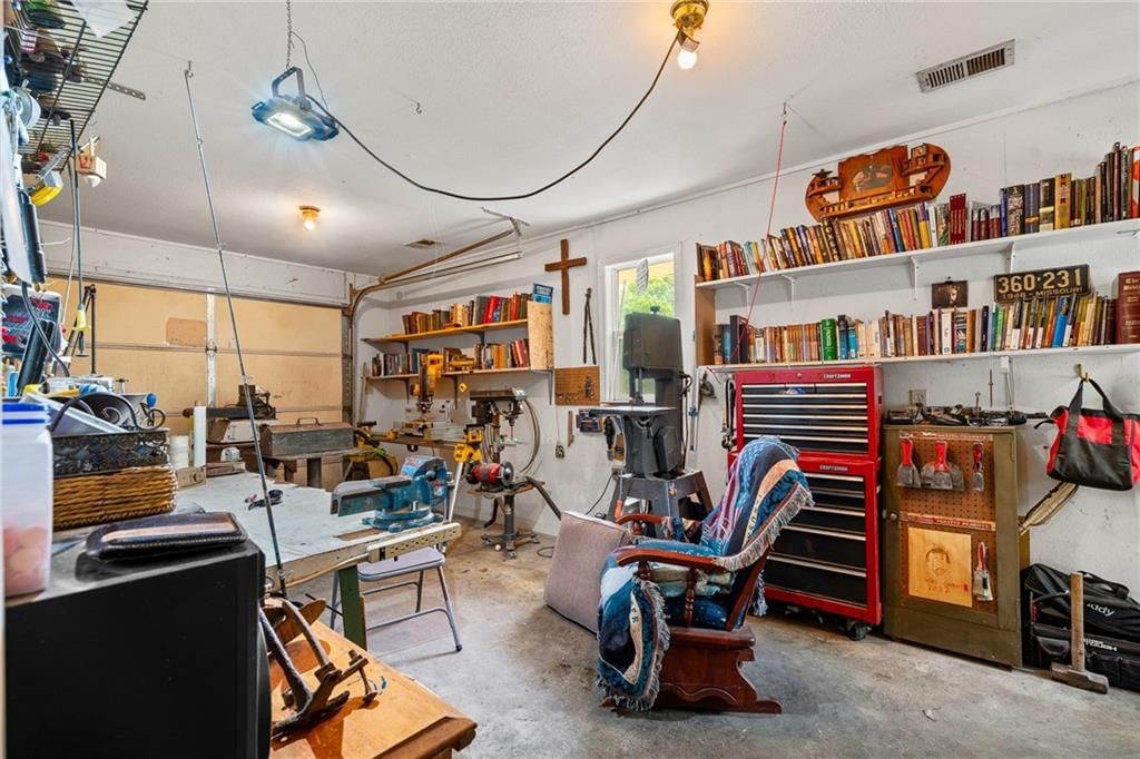 303 W Maple Street — photo 29