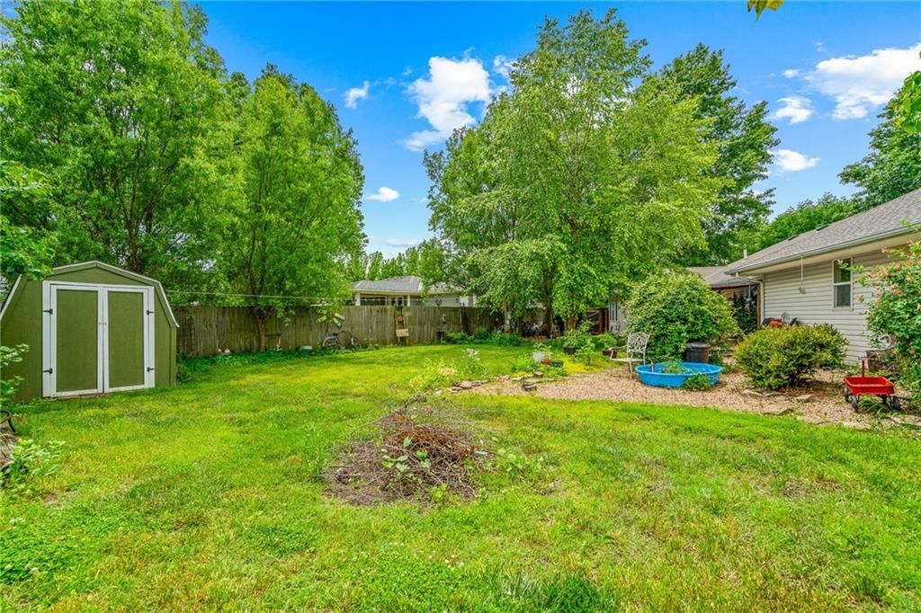 303 W Maple Street — photo 34