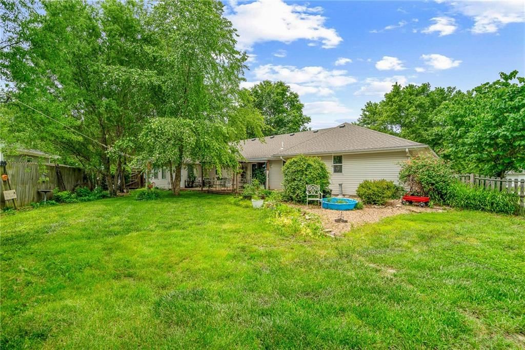 303 W Maple Street — photo 35