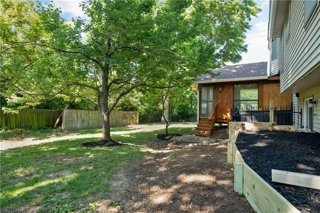 10203 W 50th Terrace — photo 33