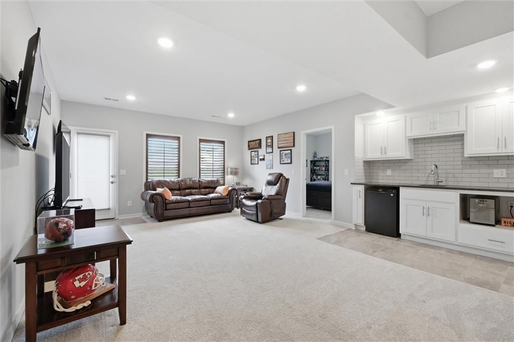 7450 NW Douglas Court — photo 20
