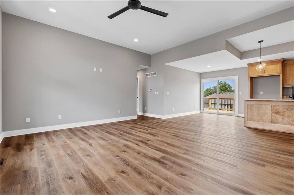 2211 Ashford Street — photo 7