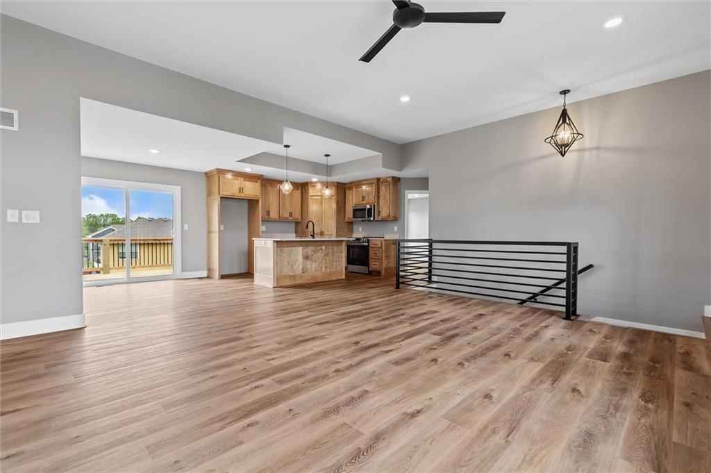 2211 Ashford Street — photo 8