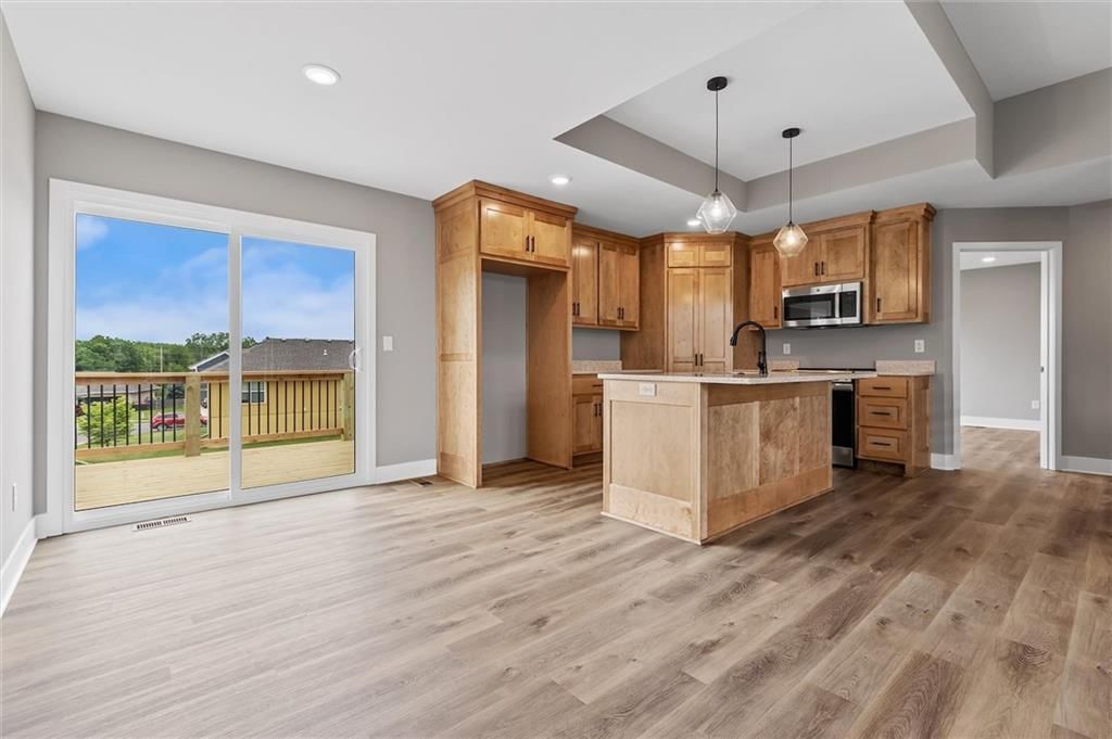 2211 Ashford Street — photo 11