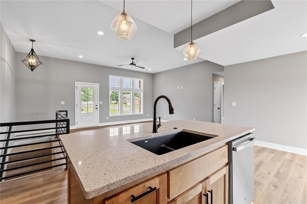 2211 Ashford Street — photo 16