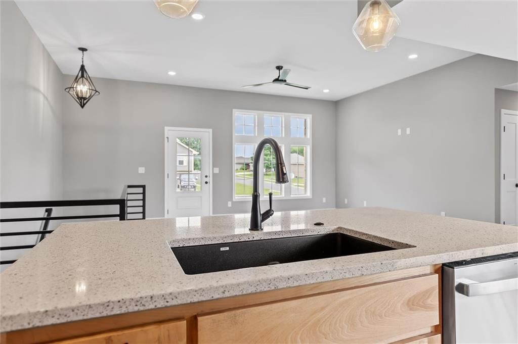 2211 Ashford Street — photo 18