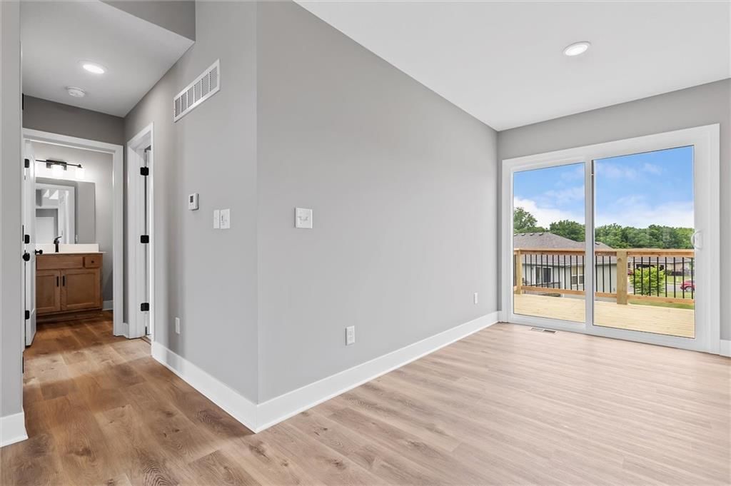 2211 Ashford Street — photo 19