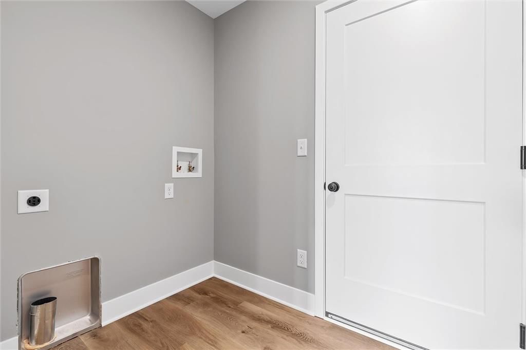 2211 Ashford Street — photo 20
