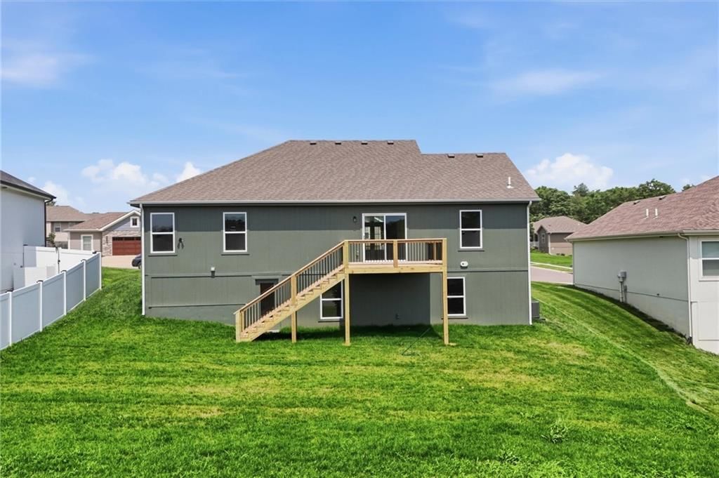 2211 Ashford Street — photo 35