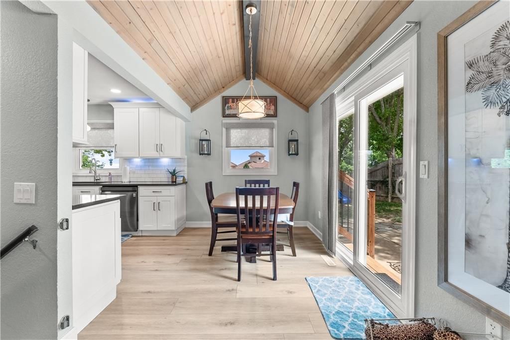 401 NE Landings Drive — photo 15