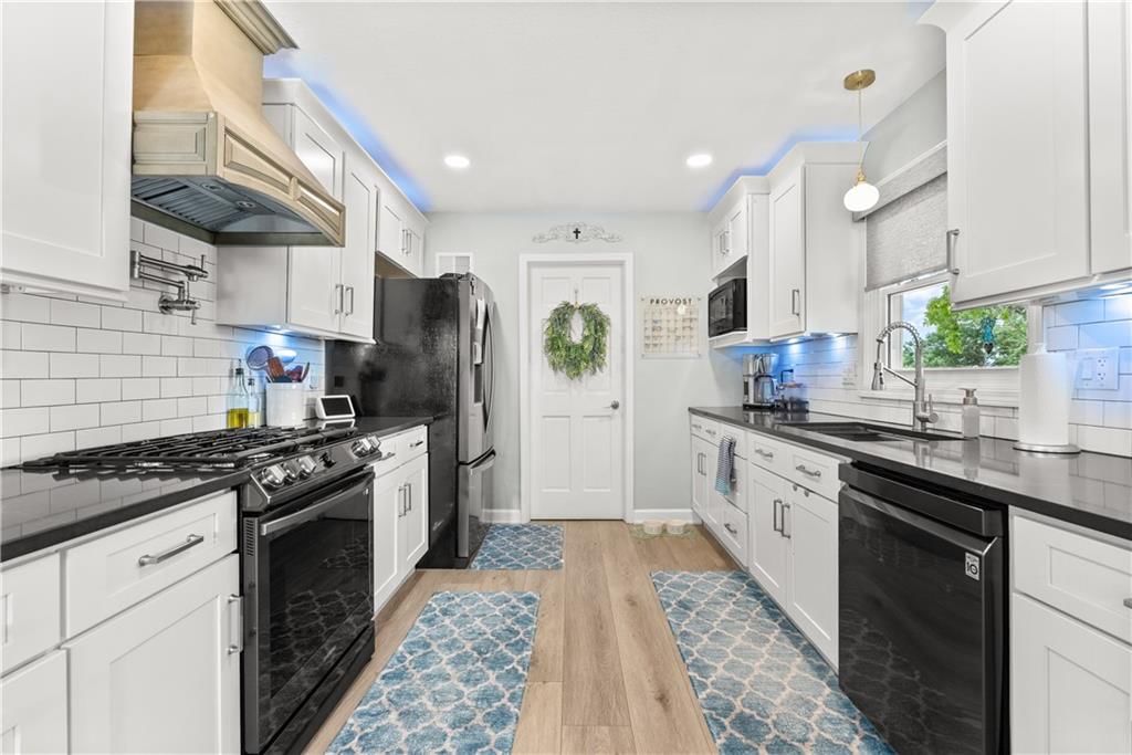 401 NE Landings Drive — photo 16