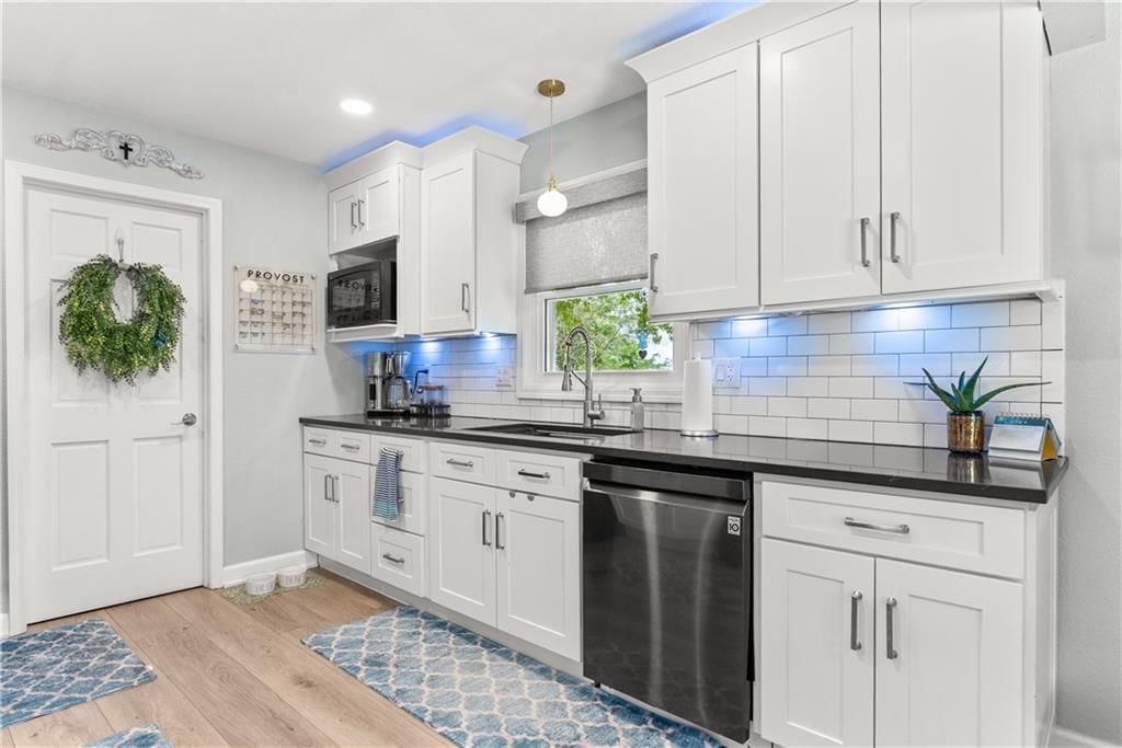 401 NE Landings Drive — photo 19
