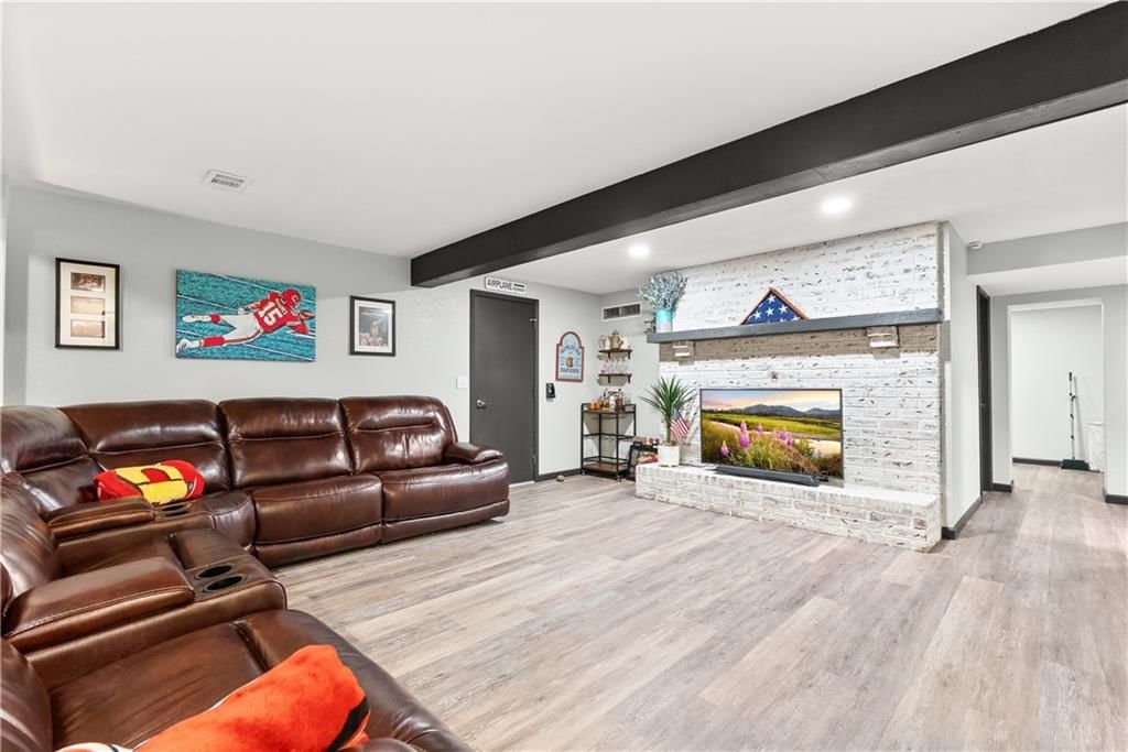 401 NE Landings Drive — photo 31