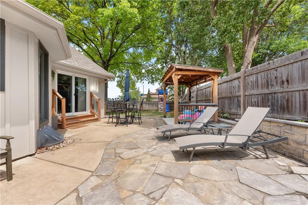 401 NE Landings Drive — photo 38