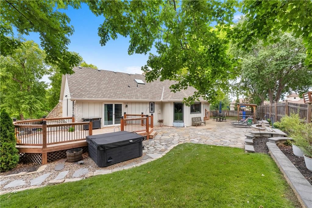 401 NE Landings Drive — photo 40