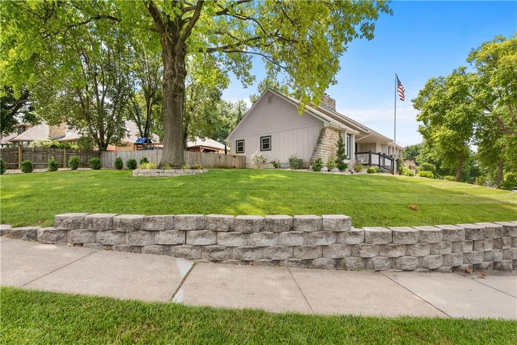 401 NE Landings Drive — photo 46