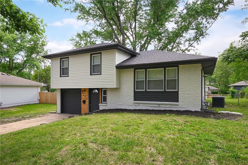 8107 E 91ST Terrace — photo 3