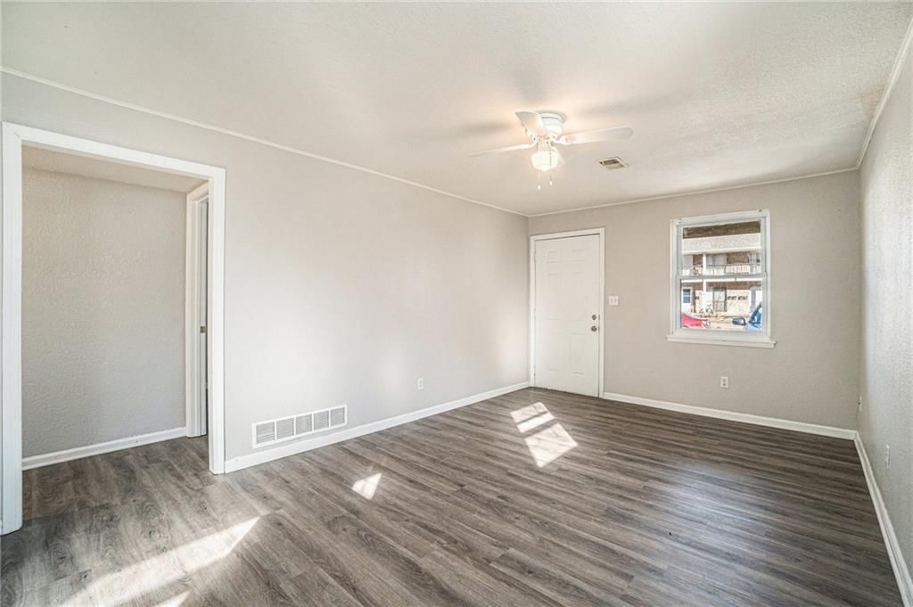 3552 S Lynn Street — photo 3
