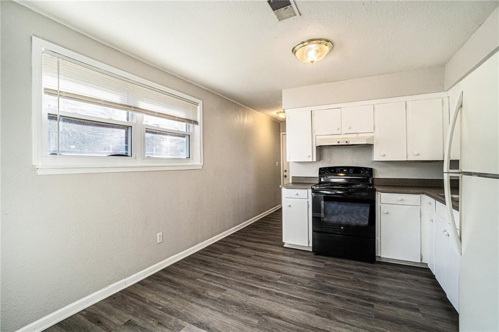 3552 S Lynn Street — photo 6