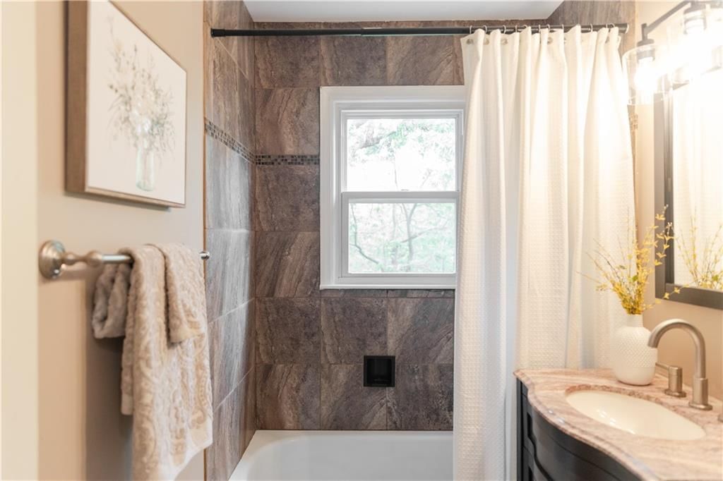 1713 N Dodgion Avenue — photo 9